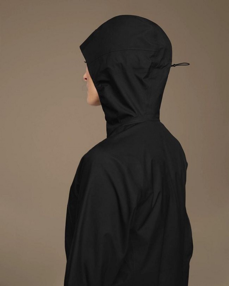 On Cloud Waterproof Anorak Negras | PE_ON9035